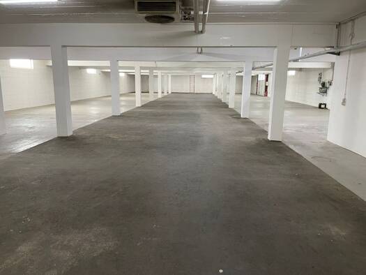 Lagerhalle zur Miete 5 € 800 m² Lagerfläche teilbar ab 400 m² Stadtrandsiedlung Erlangen 91056