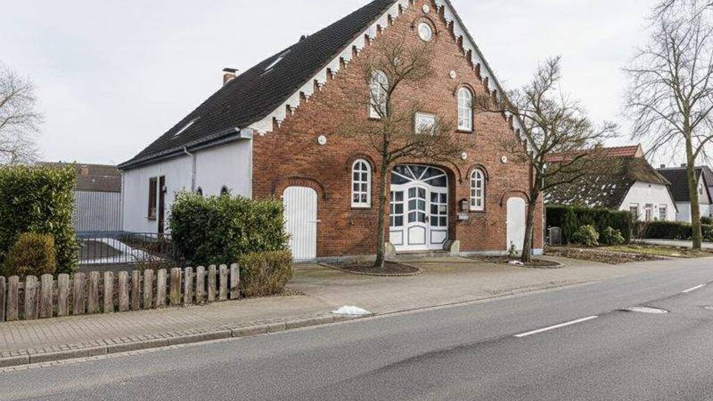 Mehrfamilienhaus zum Kauf 349.000 € 5 Zimmer 284 m² 1.010 m² Grundstück Rekum Bremen / Rekum 28777