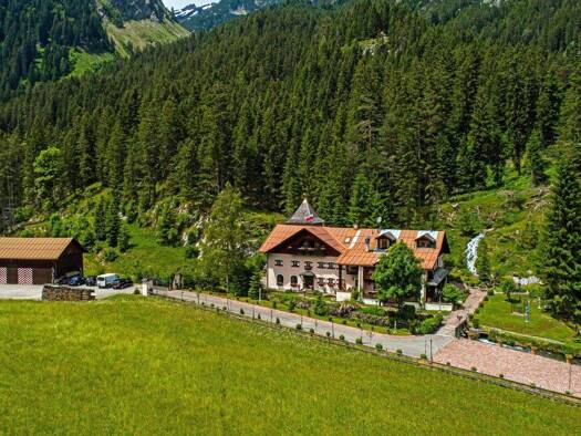 Haus zum Kauf 6.200.000 € 20 Zimmer 1.000 m² 7.978 m² Grundstück Häselgehr 6651