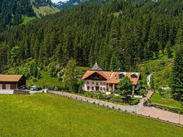 Haus zum Kauf 20 Zimmer 1.000 m² 7.978 m² Grundstück Häselgehr 6651