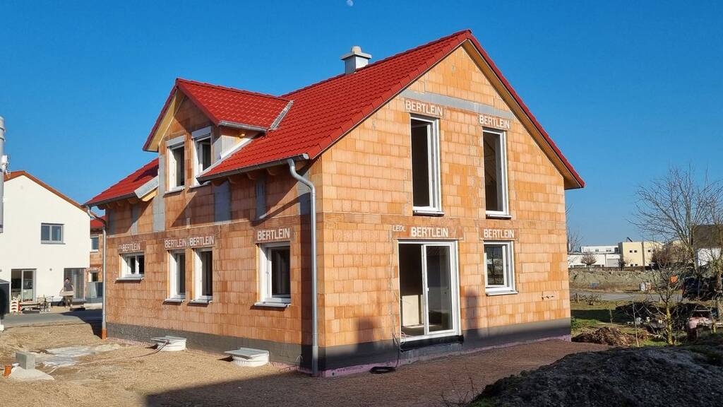 Einfamilienhaus zur Miete 2.000 € 5 Zimmer 170 m² 400 m² Grundstück frei ab 01.08.2026 Im Burgacker Großenseebach 91091