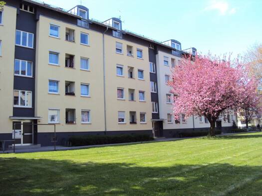 Wohnung zur Miete 630 € 3 Zimmer 64 m² 4. Geschoss frei ab 01.09.2026 Rostocker Straße 39 Bad Cannstatt Stuttgart 70376