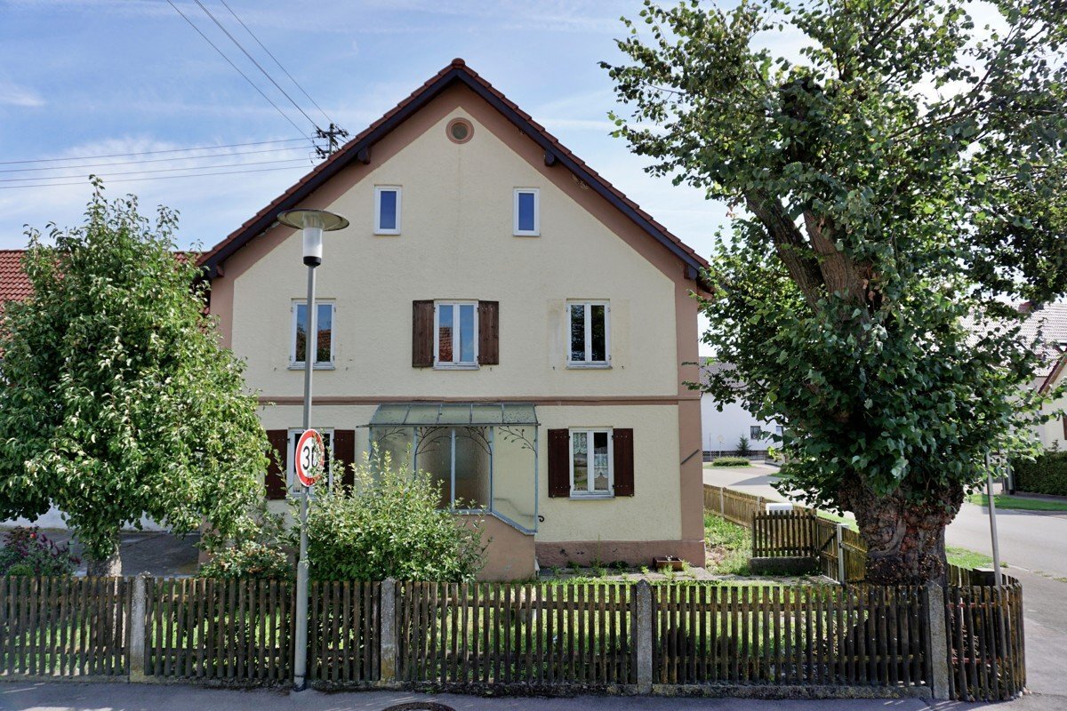 Mehrfamilienhaus zum Kauf 299.000 € 7 Zimmer 200 m²<br/>Wohnfläche 560 m²<br/>Grundstück Schwenningen Schwenningen 89443