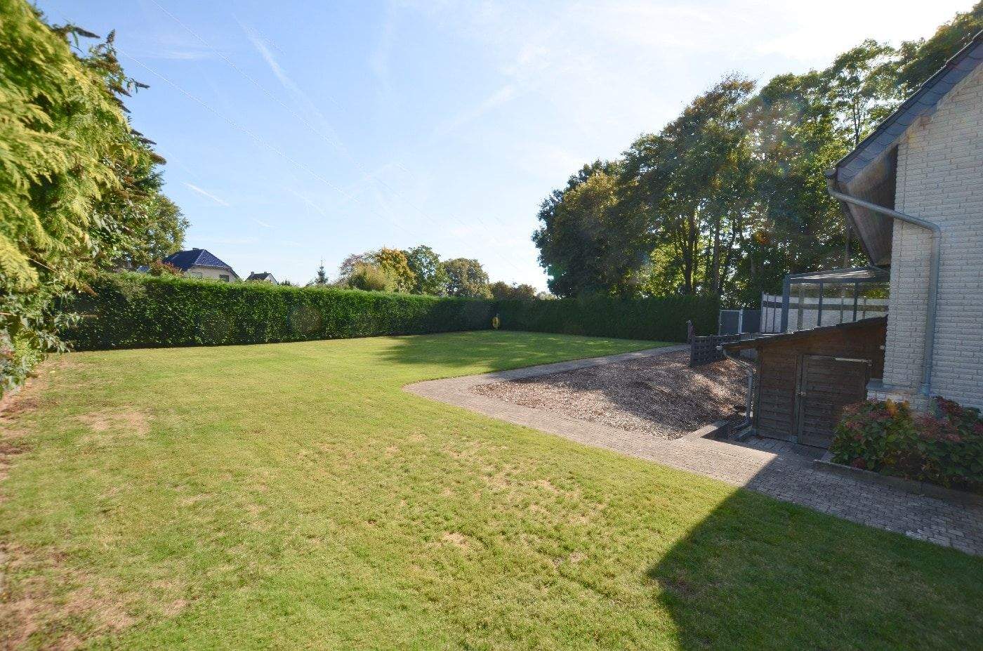 Immobilie in Bedburg-Hau - Repräsentatives ZFH mit vielseitigen Nutzungsmöglichkeiten für Familien, Generationen und Gewerbe in Bedburg-Hau - Bild 2