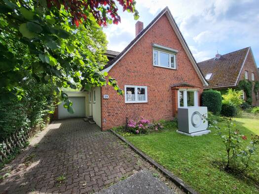 Wohnung zur Miete 450 € 2 Zimmer 56 m² Dachgeschoss St. Gertrud Lübeck 23566