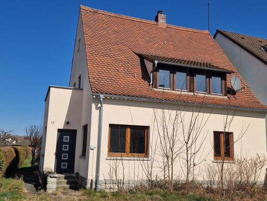 Einfamilienhaus zum Kauf 290.000 € 5 Zimmer 105 m² 594 m² Grundstück Hallstadt 96103