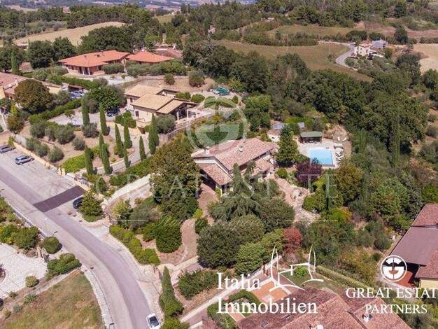 Bauernhaus zum Kauf 950.000 € 12 Zimmer 660 m² 4.000 m² Grundstück Todi 06059