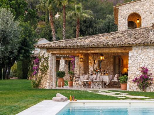 Haus zur Miete auf Zeit 13.000 € 5 Zimmer 407 m² Nord Roquefort-les-Pins 06330