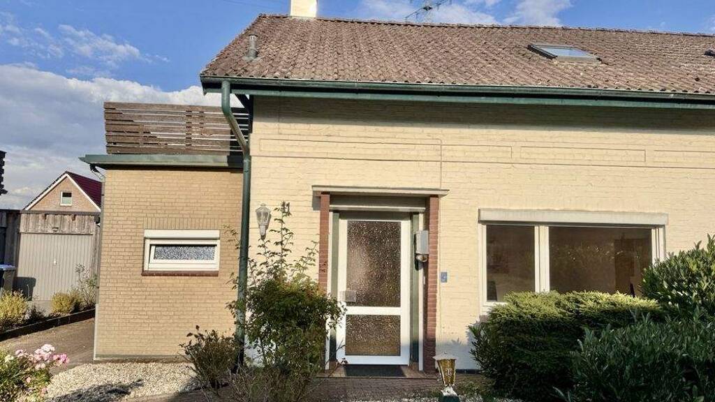 Doppelhaushälfte zum Kauf 198.000 € 4 Zimmer 110 m² 400 m² Grundstück Rendsburg 24768