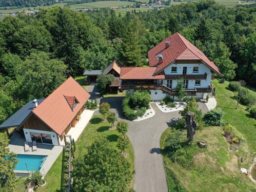 Haus zum Kauf 441 m² 36.662 m² Grundstück frei ab sofort Oberhaag 8455