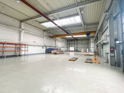 Lagerhalle zur Miete provisionsfrei 6,97 € 1.555 m² Lagerfläche teilbar von 173 m² bis 1.382 m² An der Hopfendarre 11 Kändler Limbach-Oberfrohna 09212