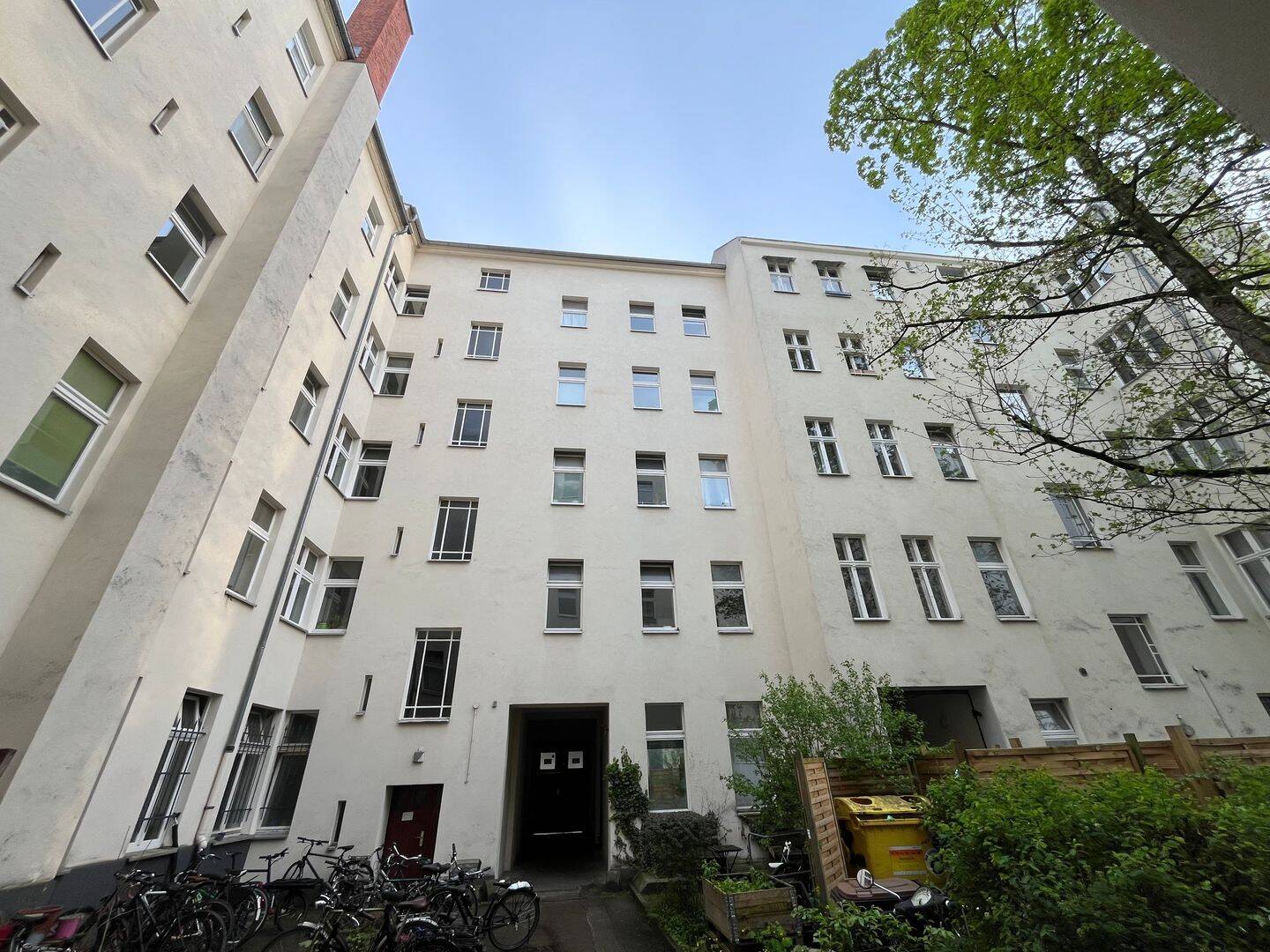Kapitalanlage - ruhig gelegene, sanierte und gut vermietete Altbauwohnung – Berlin – Vorschaubild 3