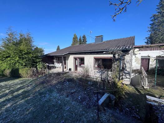 Einfamilienhaus zur Miete 1.390 € 6 Zimmer 140 m² 1.200 m² Grundstück frei ab sofort Seesen 38723