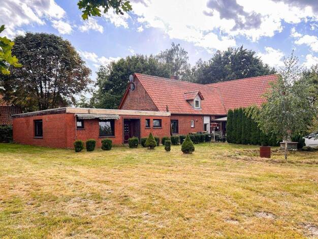 Einfamilienhaus zum Kauf 245.000 € 9 Zimmer 240,1 m² 2.583,1 m² Grundstück Nöpke Neustadt am Rübenberge 31535