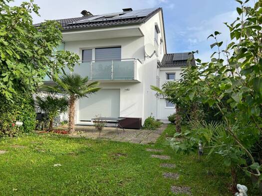 Doppelhaushälfte zur Miete 1.650 € 4 Zimmer 135 m² 270 m² Grundstück frei ab 01.01.2026 Ortsgebiet Sinzheim 76547