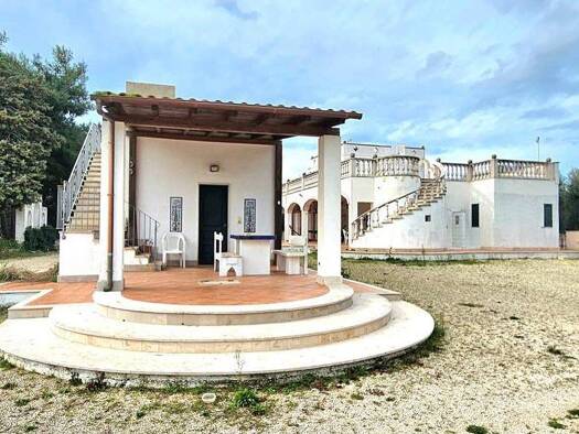 Haus zum Kauf 650.000 € 275 m² 15.800 m² Grundstück Ostuni 72017