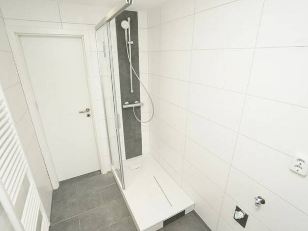Wohnung zur Miete 350 € 3 Zimmer 56,8 m² EG Bernsdorfer Straße 25 Bernsdorf Bernsdorf 09126