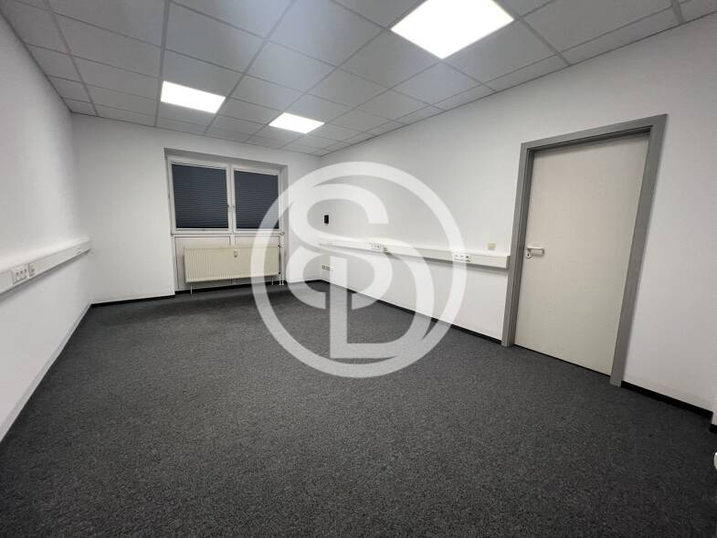 Büro-/Praxisfläche zur Miete 2 Zimmer 51 m² Bürofläche Pirk - Flughafen Hof 95032