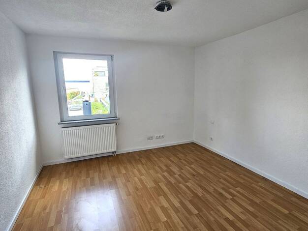 Wohnung zum Kauf 229.000 € 3 Zimmer 86 m² frei ab sofort Varnbülerstraße 8 Höfingen Leonberg 71229