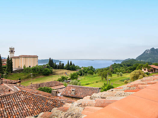 Wohnung zum Kauf - Erstbezug 380.000 € 8 Zimmer 218 m² EG frei ab sofort Gargnano 25084