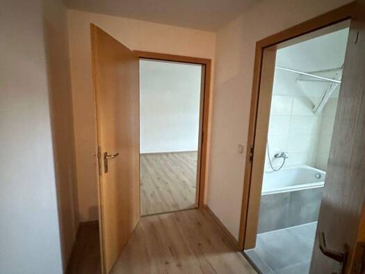 Wohnung zur Miete 314 € 2 Zimmer 52,3 m² 2. Geschoss Chemnitzer Straße 60 Grünhainichen 09579