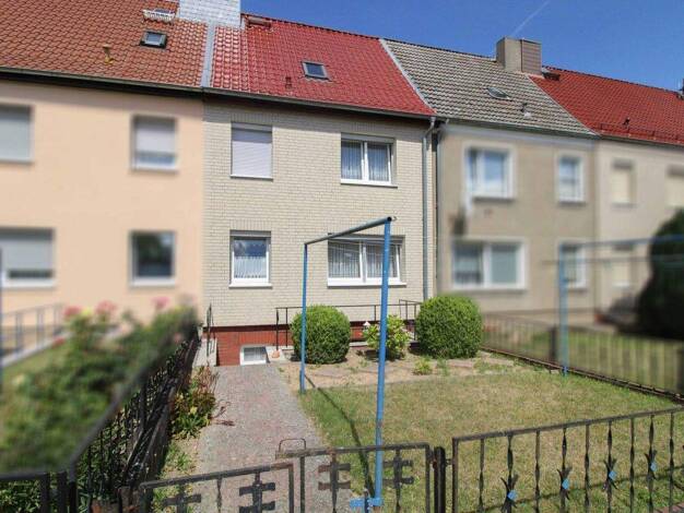 Reihenmittelhaus zum Kauf 80.000 € 3 Zimmer 69,2 m² 155,2 m² Grundstück Goldberg 19399