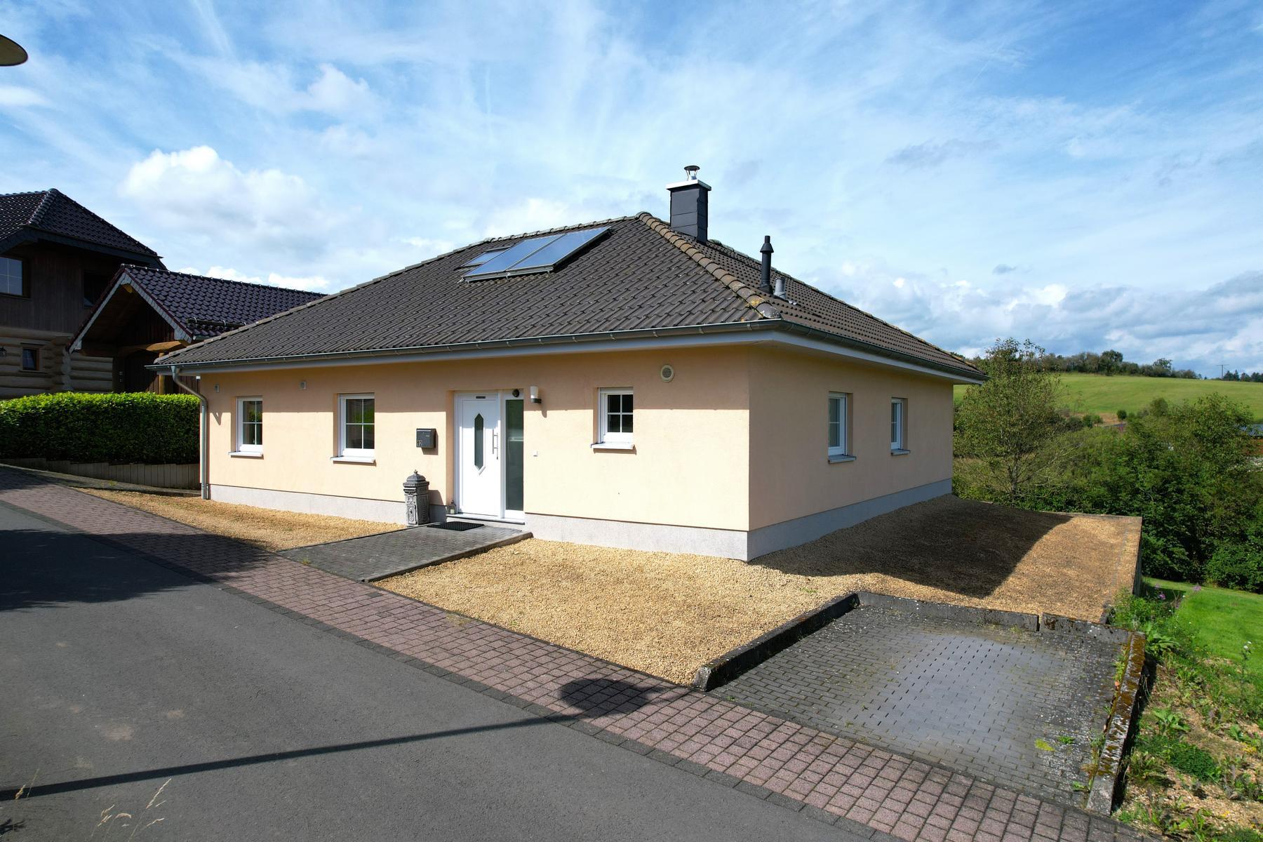 Bungalow zum Kauf 330.000 € 4 Zimmer 118 m²<br/>Wohnfläche 690 m²<br/>Grundstück Hallschlag 54611