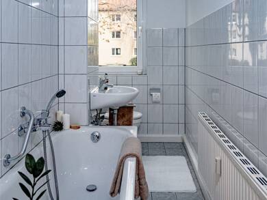 Wohnung zur Miete 325 € 4 Zimmer 68,1 m² 3. Geschoss Straße der Stahlwerker 17 Crossen Crossen an der Elster 07613