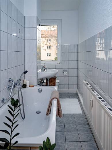 Wohnung zur Miete 381 € 4 Zimmer 68,1 m² 3. Geschoss Straße der Stahlwerker 17 Crossen Crossen an der Elster 07613