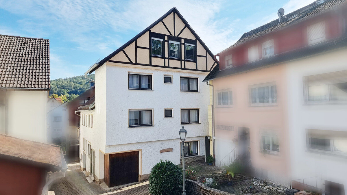 Einfamilienhaus zum Kauf 296.000 € 12 Zimmer 240 m²<br/>Wohnfläche 323 m²<br/>Grundstück Bad Orb 63619