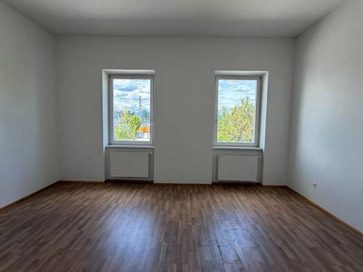 Büro zur Miete 1.041 € 4 Zimmer Wiener Neustadt 2700