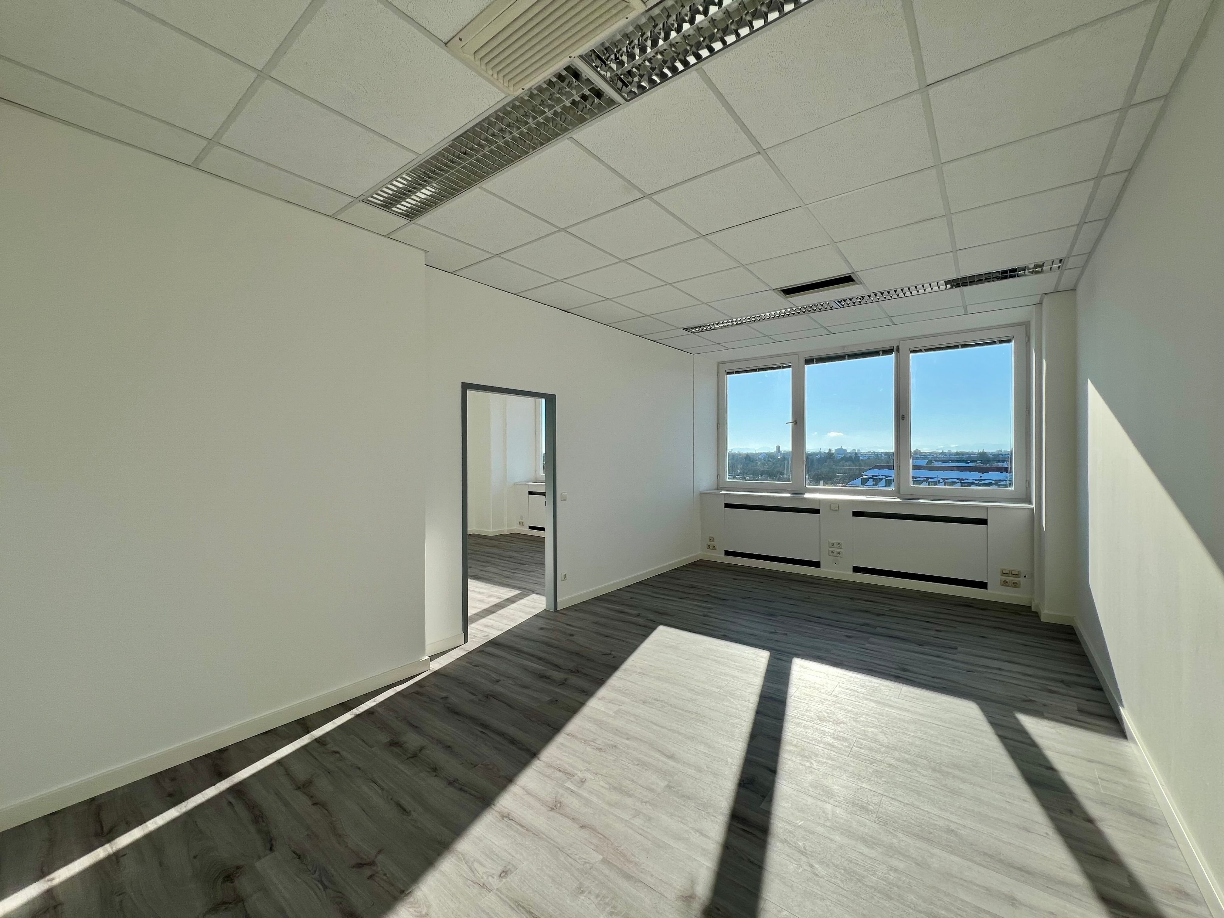 Bürofläche zur Miete provisionsfrei 16 € 6 Zimmer 285 m²<br/>Bürofläche Frankfurter Ring 193a Alte Heide - Hirschau München 80807