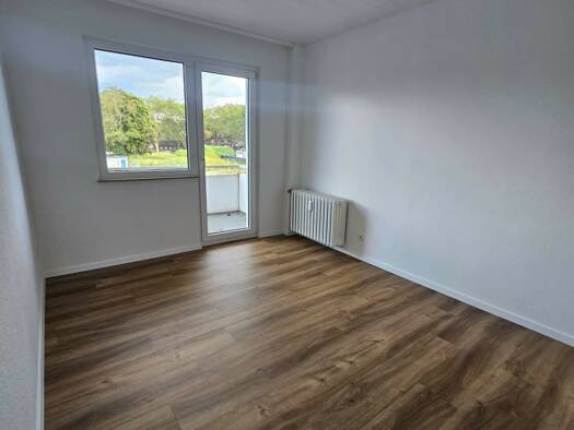 Wohnung zur Miete 625 € 3,5 Zimmer 73 m² Geschoss 2/3 frei ab sofort Salzmannstr. 3 Neumühl Hamborn 47167
