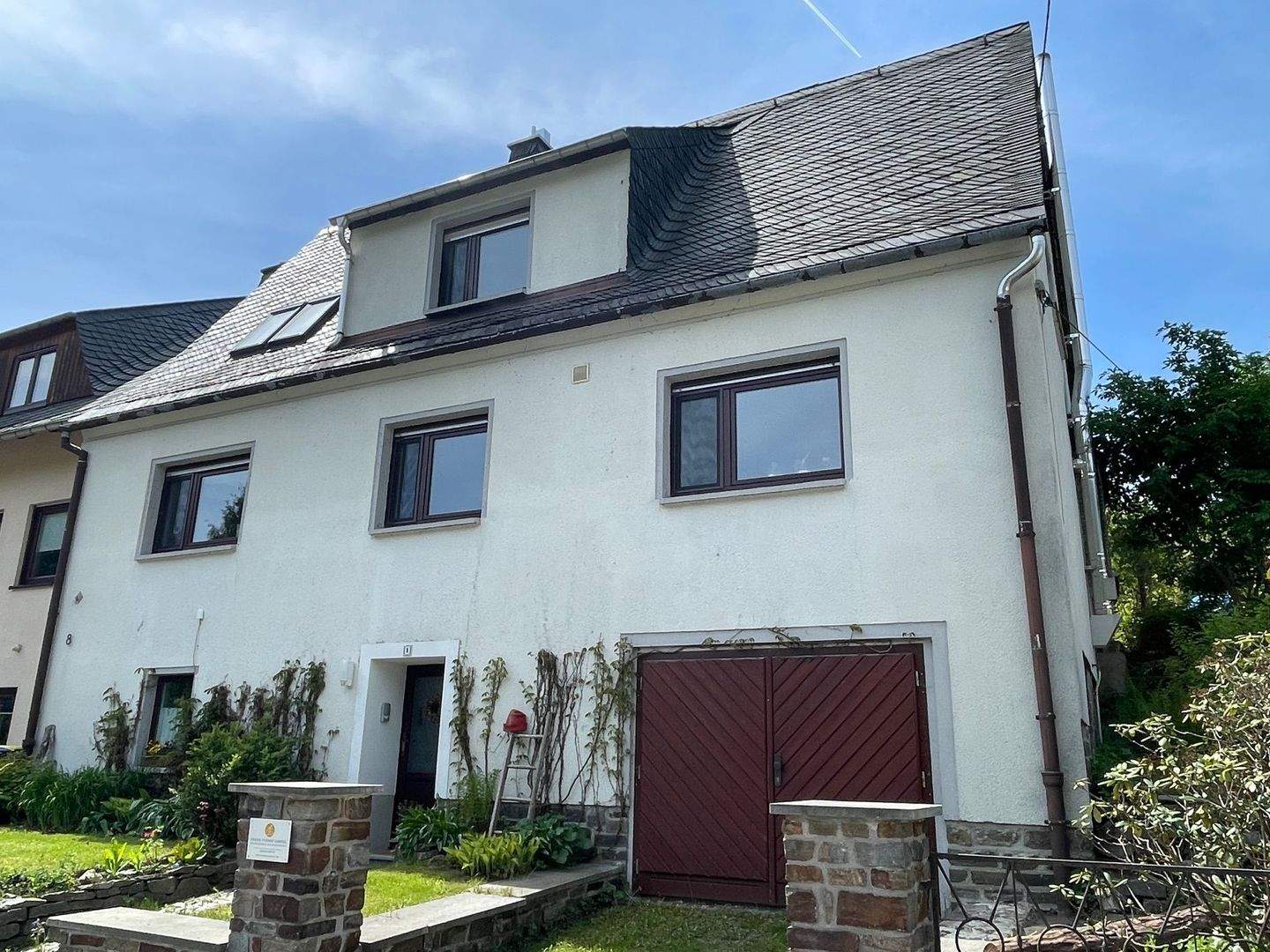 Immobilie in Wolkenstein - Großzügige und umfangreich sanierte Doppelhaushälfte mit neuer Heizung, Carport und Obstgarten in sehr ruhiger, idyllischer Wohnlage von Wolkenstein - Bild 1