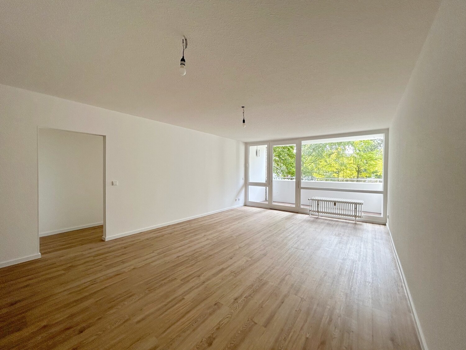 Wohnung zur Miete 1.450 € 4 Zimmer 94,4 m²<br/>Wohnfläche 1.<br/>Geschoss Delkenheim - Mitte Wiesbaden / Delkenheim 65205