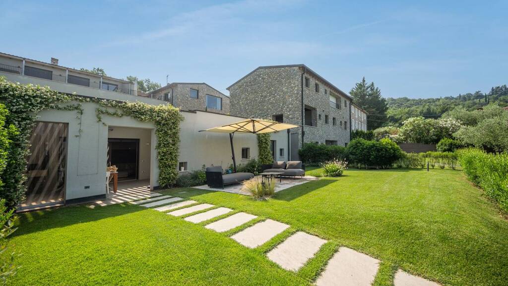 Wohnung zur Miete 3.300 € 4 Zimmer 136 m² Costermano sul Garda 37010