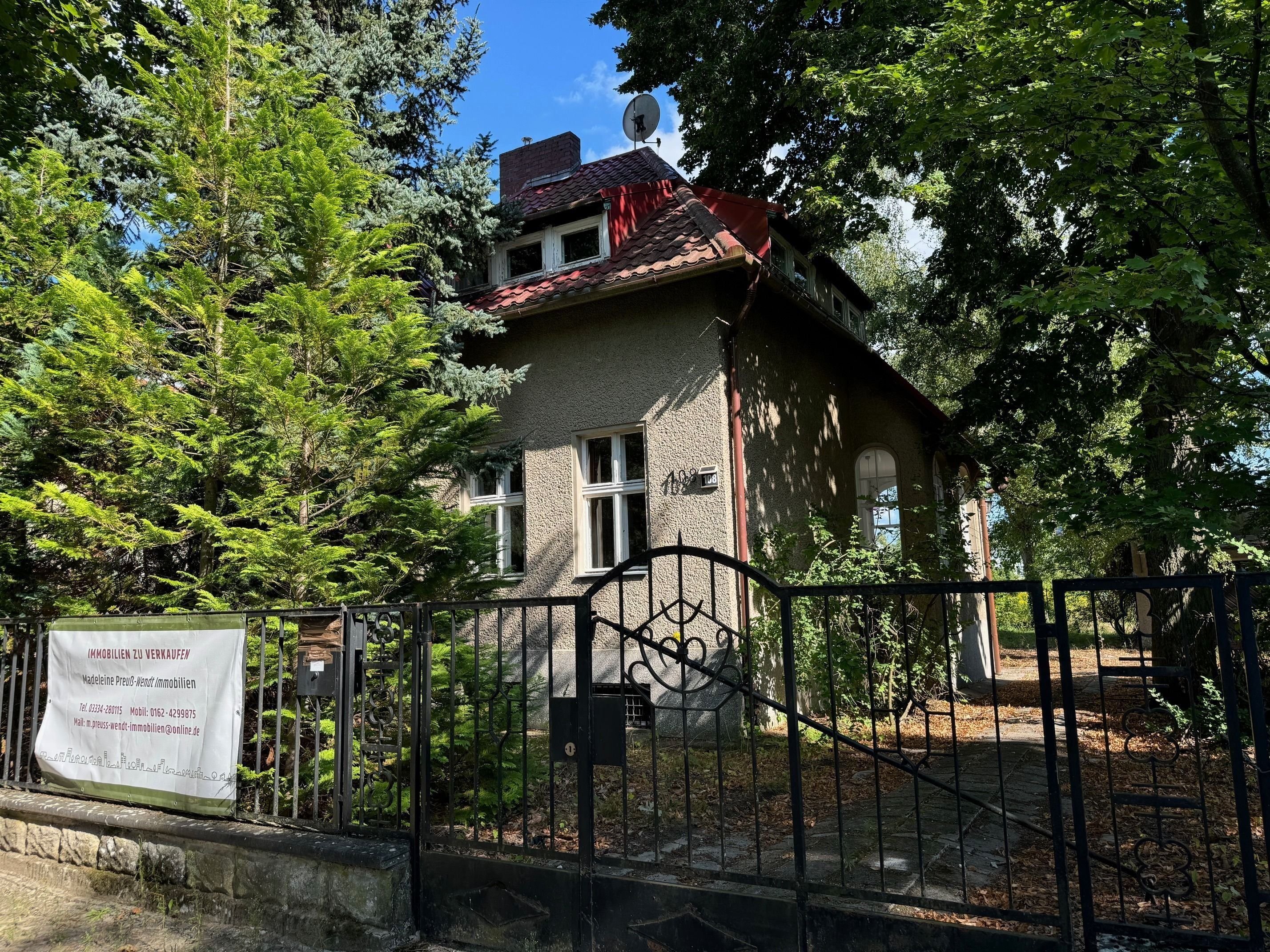 Einfamilienhaus zum Kauf 410.000 € 5 Zimmer 120 m²<br/>Wohnfläche 450 m²<br/>Grundstück Florastraße 108 Mahlsdorf Berlin 12623