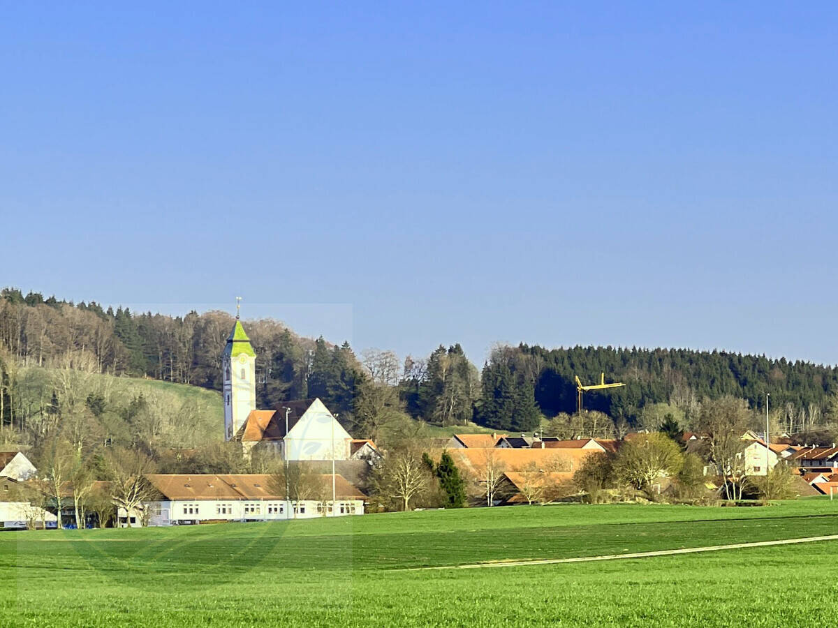 Immobilie in Stöttwang - Sehr ansprechendes Einfamilienhaus auf dem Lande  - großzügiges Grundstück - Bild 1