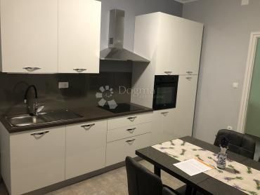 Wohnung zur Miete 800 € 3 Zimmer 75 m²<br/>Wohnfläche EG<br/>Geschoss Pehlin 51000