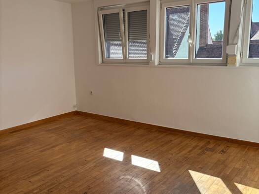 Wohnung zur Miete 1.200 € 4 Zimmer 95 m² frei ab sofort Münzbergstraße 15 Ingolstadt 85049