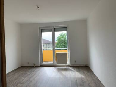 Wohnung zur Miete 310 € 3 Zimmer 57,9 m² 1. Geschoss frei ab sofort Schkopau Schkopau 06258