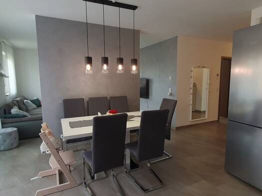 Wohnung zur Miete 850 € 3 Zimmer 85,5 m² frei ab 01.09.2025 Niederaichbach 84100