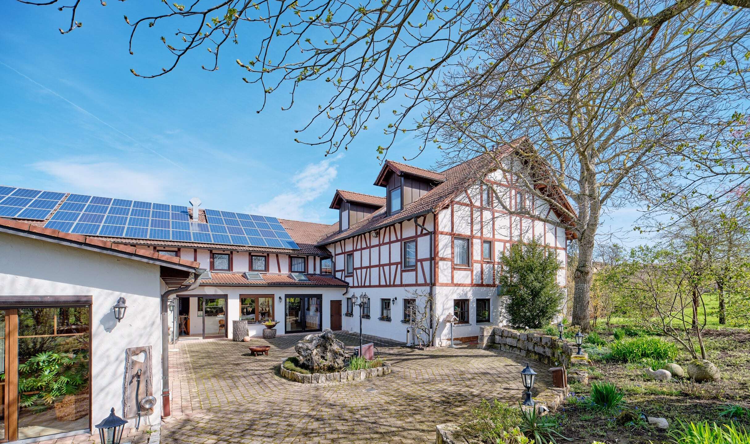 Hotel zum Kauf 1.299.000 € 16 Zimmer 308,8 m²<br/>Gastrofläche 7.010 m²<br/>Grundstück Donzdorf Donzdorf 73072