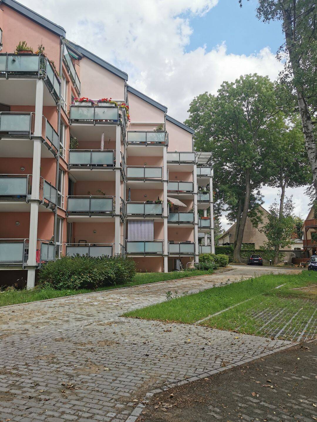 Property thumbnail 2