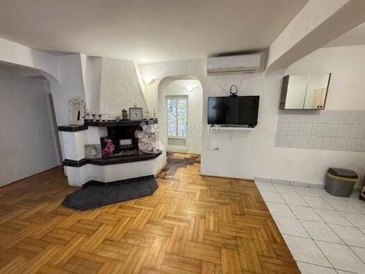 Haus zur Miete 2.200 € 7 Zimmer 180 m² Škurinje, Rijeka Rijeka 51000