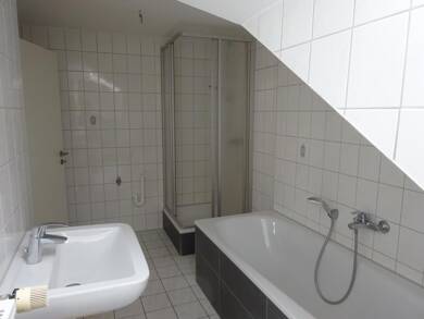Wohnung zur Miete 390 € 3 Zimmer 62,9 m² Dachgeschoss Taubestr. 1 Pforten Gera 07545
