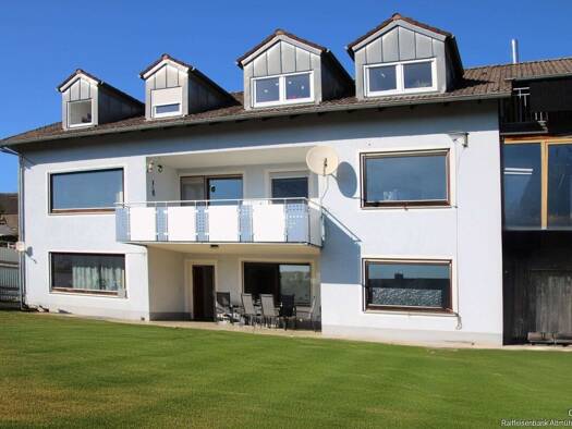 Wohnung zum Kauf 450.000 € 9 Zimmer 241 m² 3. Geschoss frei ab sofort Adalbert-Stifter Straße 44 Greding 91171