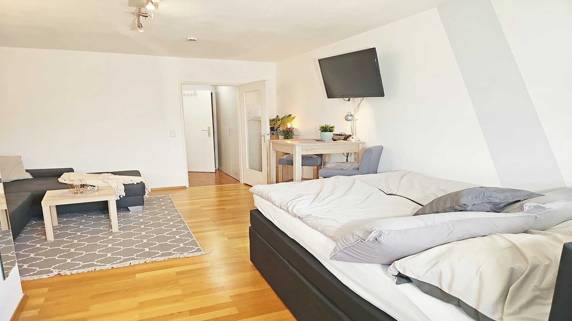 Wohnung zur Miete 1.330 € 1 Zimmer 33 m²<br/>Wohnfläche 4.<br/>Geschoss Karwendelstraße 26 Untersendling München 81369