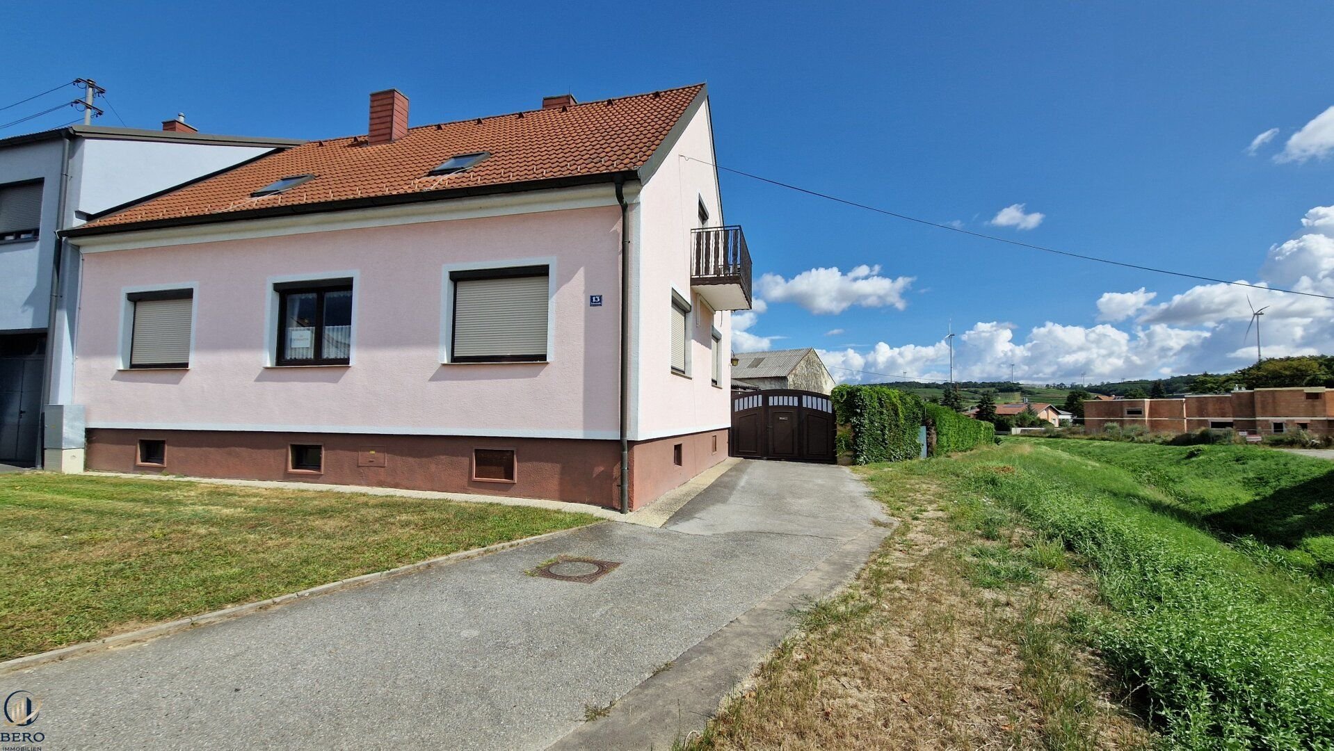 Einfamilienhaus zum Kauf 349.900 € 4 Zimmer 145 m²<br/>Wohnfläche 998 m²<br/>Grundstück Bahnstraße Groß-Schweinbarth 2221