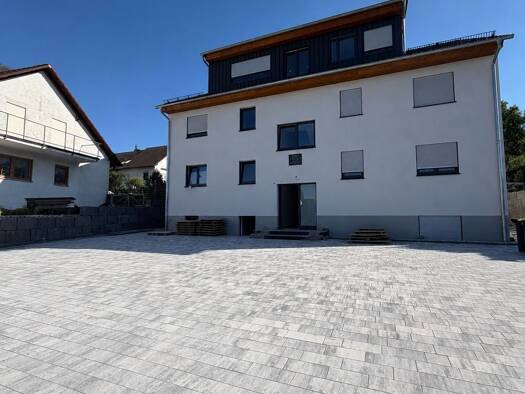 Wohnung zur Miete 1.300 € 3 Zimmer 83 m² Geschoss 1/2 frei ab sofort Heroldsbach Heroldsbach 91336